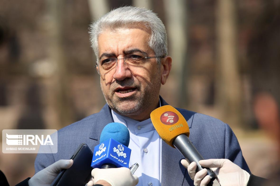 خبرنگاران وزیر نیرو: هموطنان در روزهای پایانی سال در مصرف خبرنگاران وزیر نیرو: هموطنان در روزهای پایانی سال در مصرف آب و برق صرفه جویی کنند