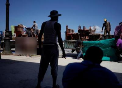 مسابقه هات داگ خوری در عصر کرونا ، قایق مهاجرانی که دیپورت شدند