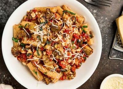 طرز تهیه پاستا بادمجان کبابی با طعم دودی و سس گوجه